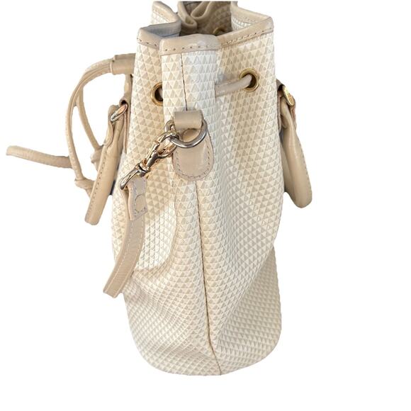 Vintage 1983 Liz Claiborne Drawstring Bucket Shoulder Bag Cream & Tan Triangles - Picture 4 of 15